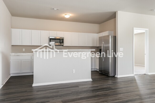 Building Photo - 1071 Huntington Dr