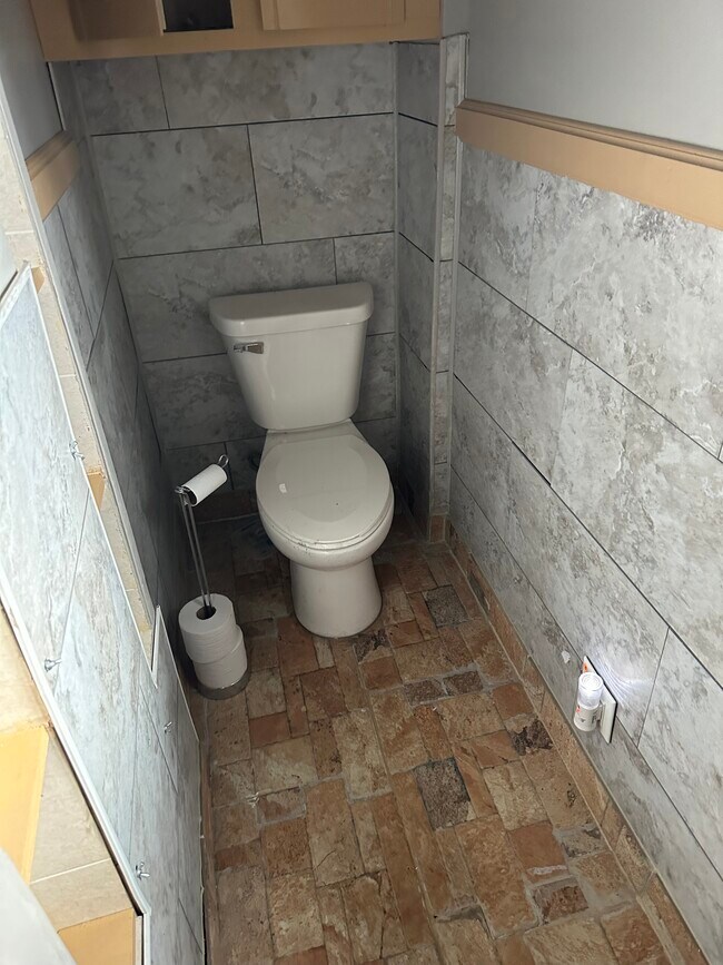 Foto del edificio - 407 Iddings Ave SE