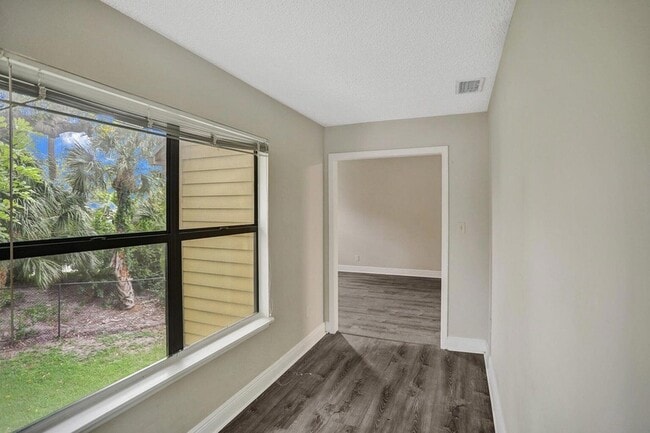 Foto del edificio - 2301 N Congress Ave