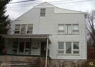 Building Photo - 18 Grove St