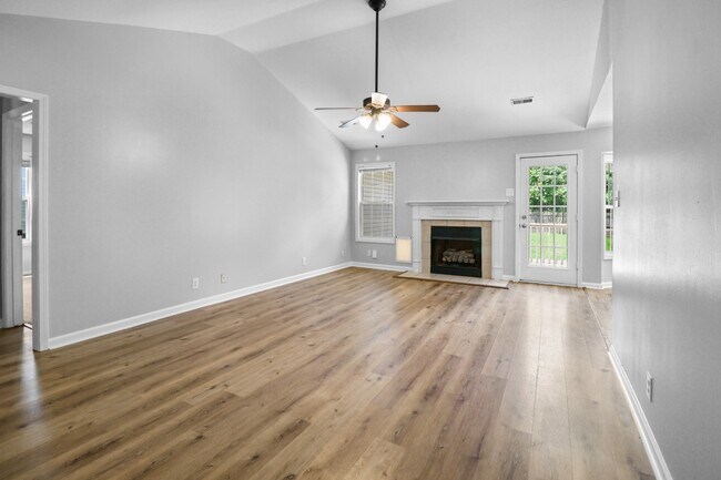 Building Photo - 1644 Cedar Springs Cir