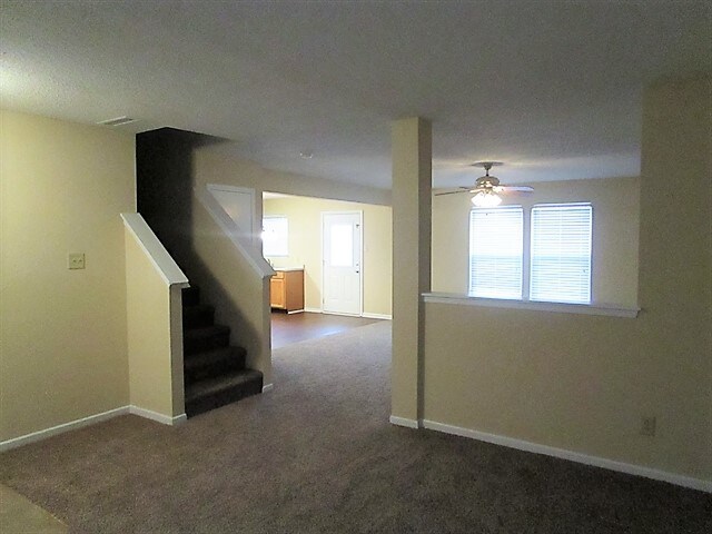 Foto del edificio - 8845 Limberlost Ct