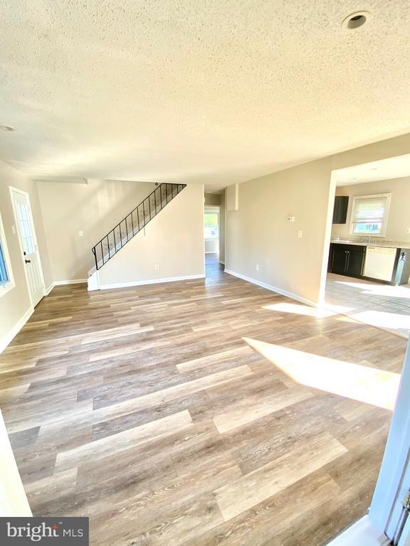 Foto del edificio - 46 Beaverdale Ln