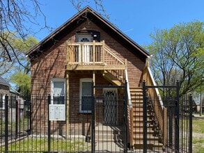 Building Photo - 3506 W Huron St