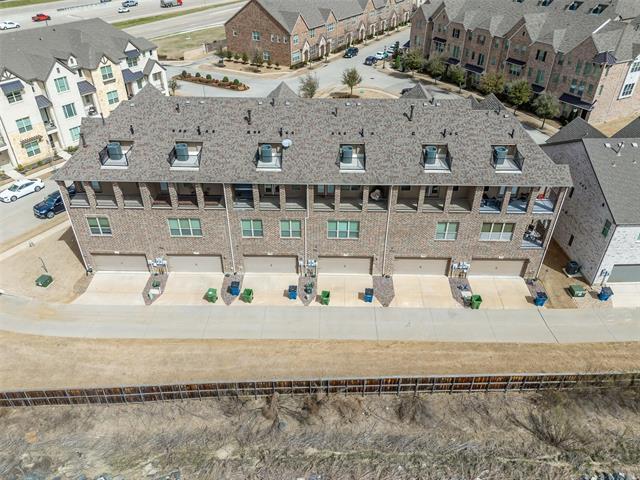 Building Photo - 298 Almanor St