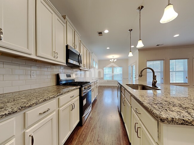 Building Photo - 108 Doral Blue Drive