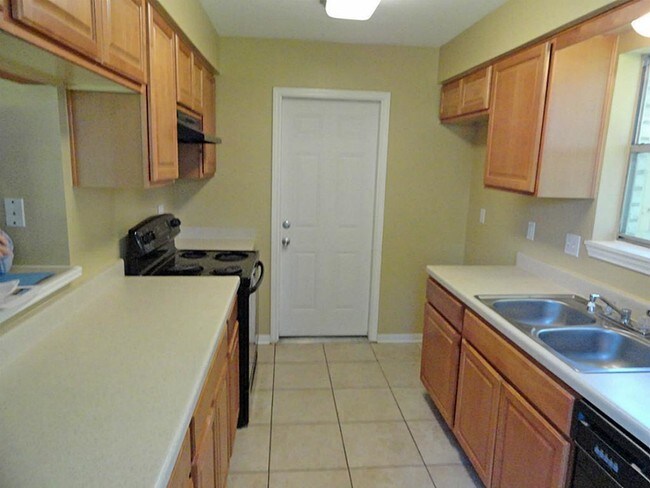 Building Photo - 16338 Autumn Wind Dr