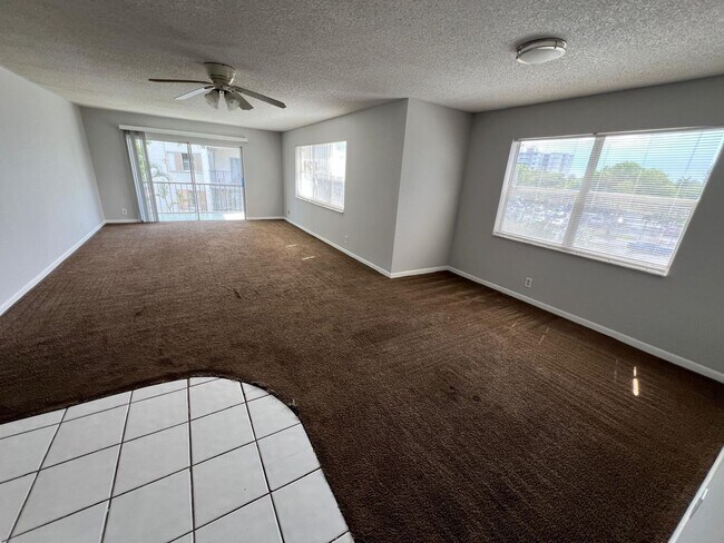 Foto del edificio - Spacious 2 Bedroom in Inverrary