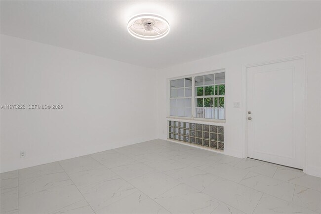 Building Photo - 1914 Dewey St