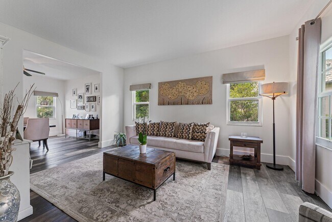 Foto del edificio - 230 Blackbird Ln
