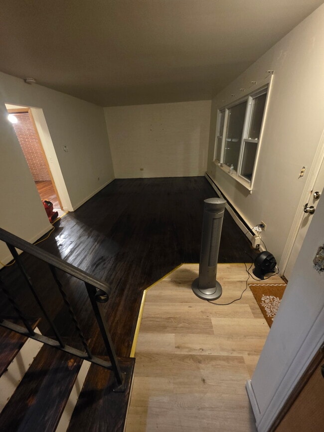 Sala de estar - 2142 Western Ave