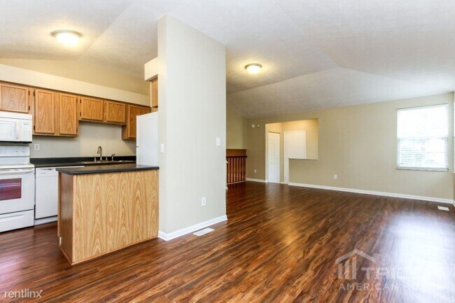 Building Photo - 7943 Cardinal Cove W