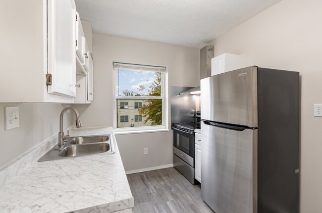 Foto del edificio - 566 Glenwood Ave