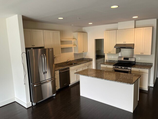 Foto del edificio - 5 bedroom 3.5 bath home