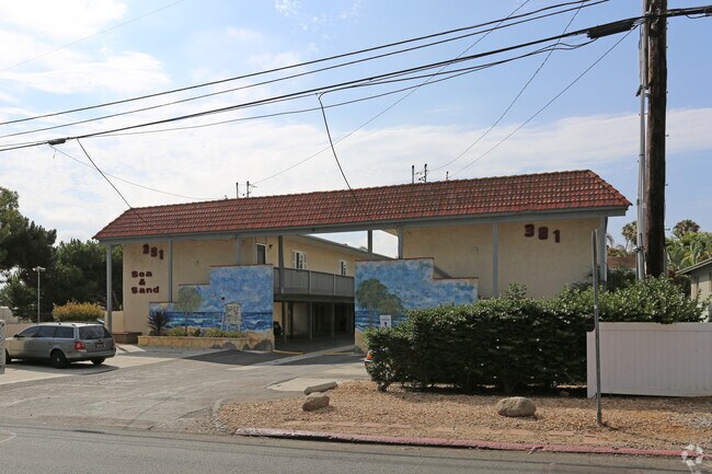 Building Photo - 391 Oak Ave