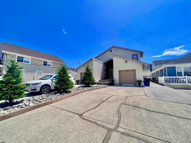 Building Photo - 9310 Monmouth Ave