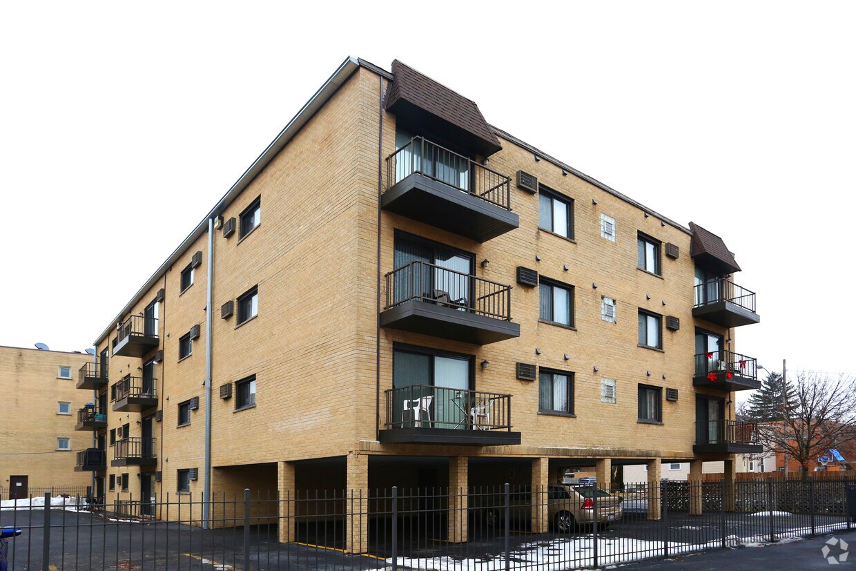 Building Photo - 455 Graceland Ave