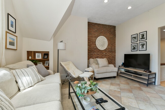 Foto del edificio - 1774 Beacon St