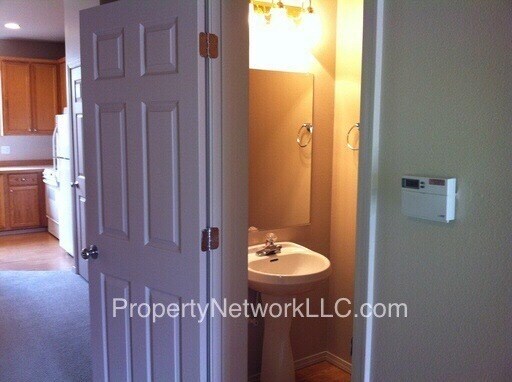 Building Photo - Great Townhouse for Rent in Gresham