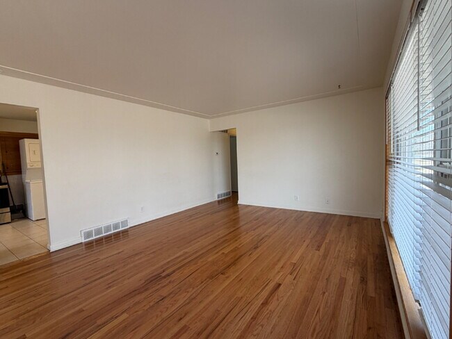 Building Photo - Beautiful 3-Bedroom Home in Northglenn – All Utilities Included!