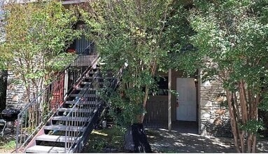 Building Photo - 7001 Oak Meadow Cir