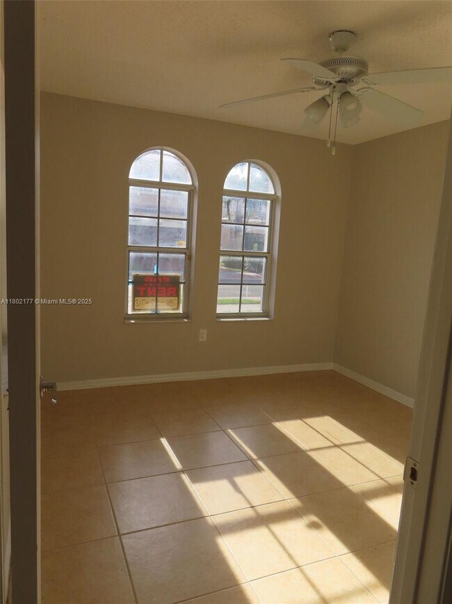 Foto del edificio - 4333 NW 113th Pl