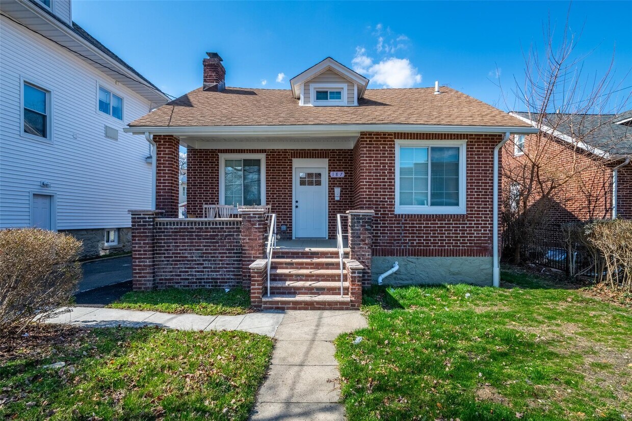 Primary Photo - 187 Pelham Rd