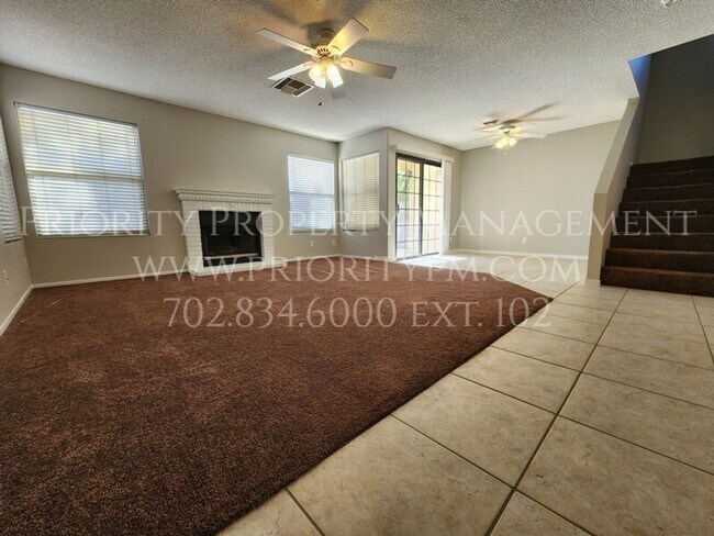 Building Photo - 2052 Waverly Cir