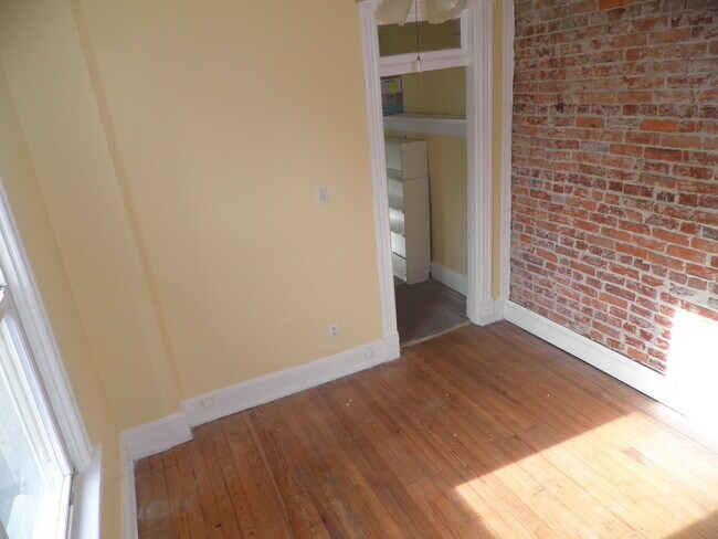 Foto del edificio - 309 Constitution Ave NE