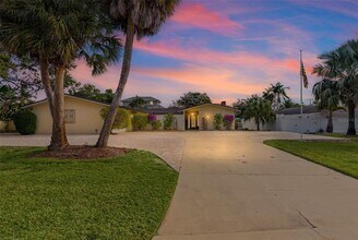 Building Photo - 7215 Westmoreland Dr