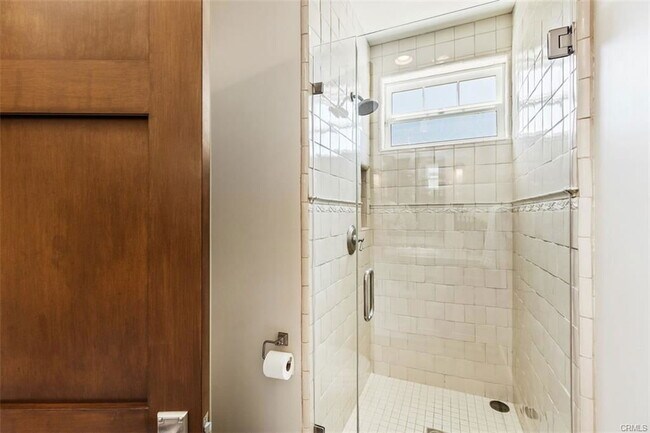 Foto del edificio - 407 Monterey Ln