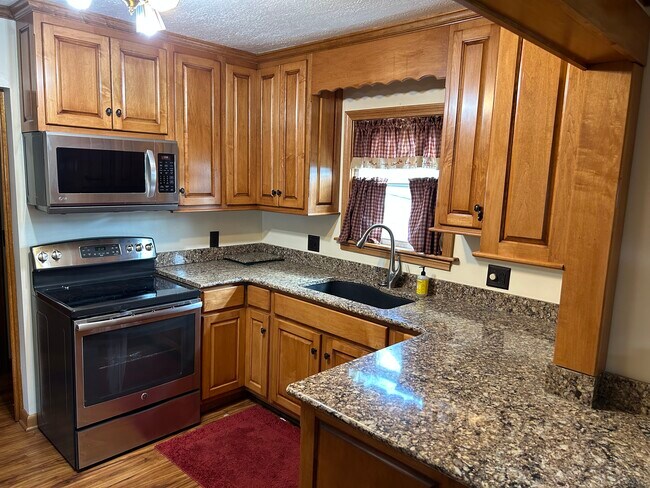 Foto del edificio - 1653 S Seneca Ave