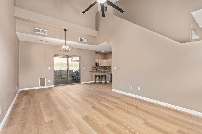 Foto del edificio - 7978 W Beck Ln