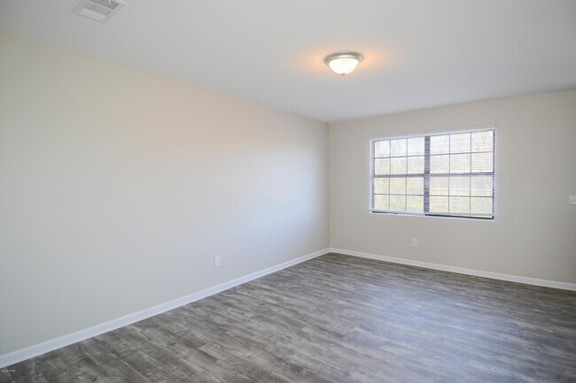 Foto del edificio - 4900 E 11th St