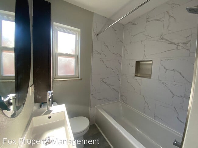 Building Photo - 2 br, 1 bath House - 2511 Oneida Street