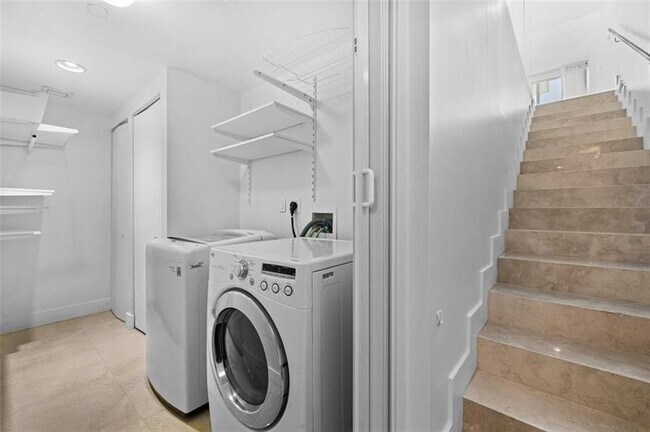 Foto del edificio - 2950 NE 188th St