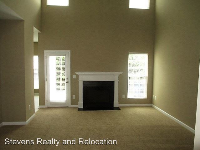 Building Photo - 4 br, 2.5 bath House - 4429 Snowcrest Lane