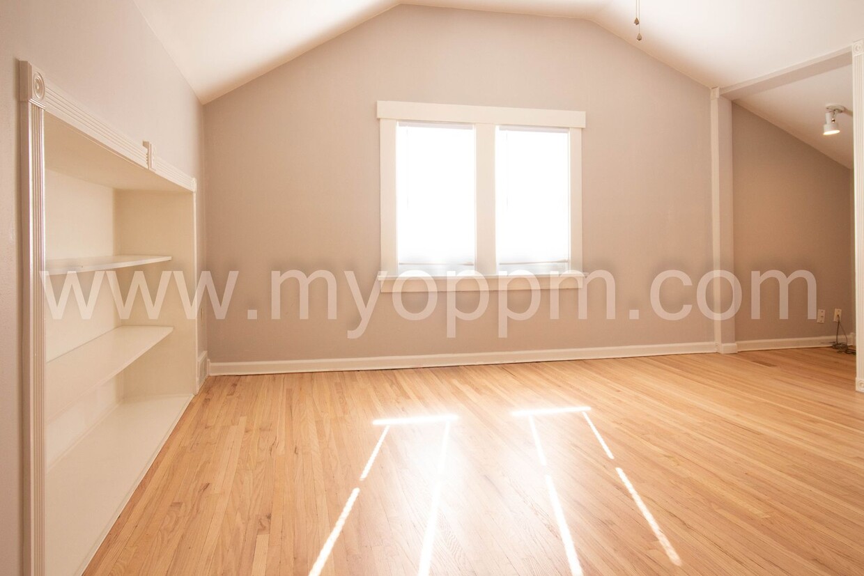 Primary Photo - 4202 Barker Ave