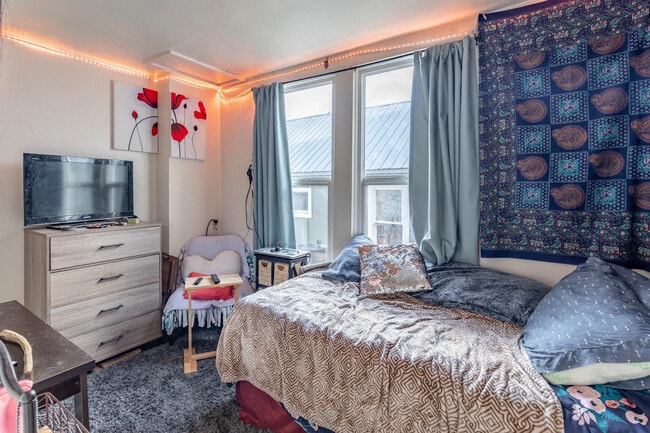 Building Photo - 507 S Almon St