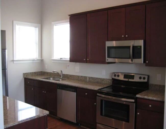 Photo - 1517 W Cary St Apartment