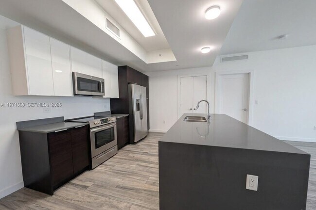 Building Photo - 2955 Bird Ave