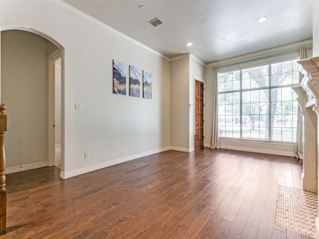 Building Photo - 820 Lake Vista Pl