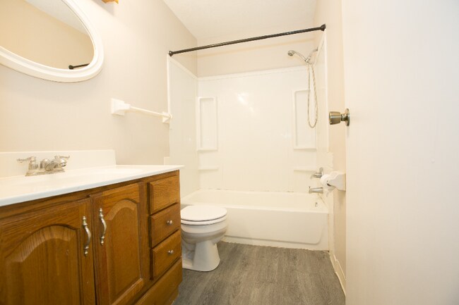 Foto del edificio - 7300 72nd Ln N