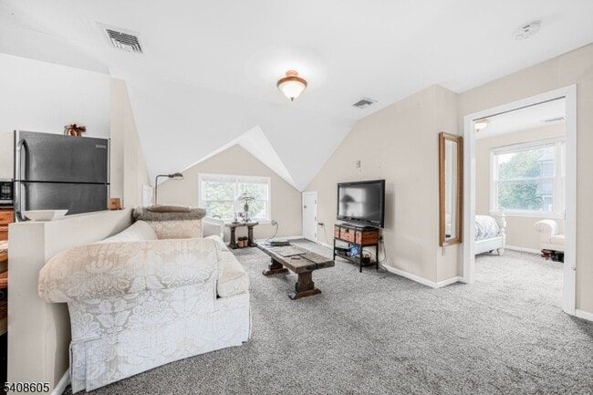 Building Photo - 12 Main Rd