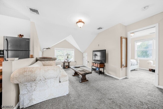 Foto del edificio - 12 Main Rd