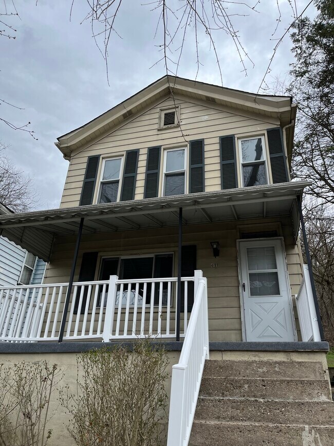 Building Photo - 411 5th Ave