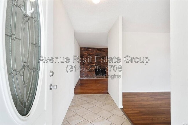 Building Photo - 3726 Briargrove Dr