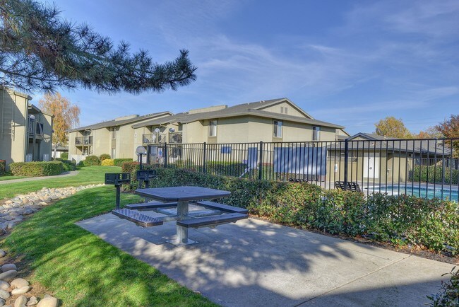 Breckenridge Village Apartments Apartments Sacramento Ca Apartments Com