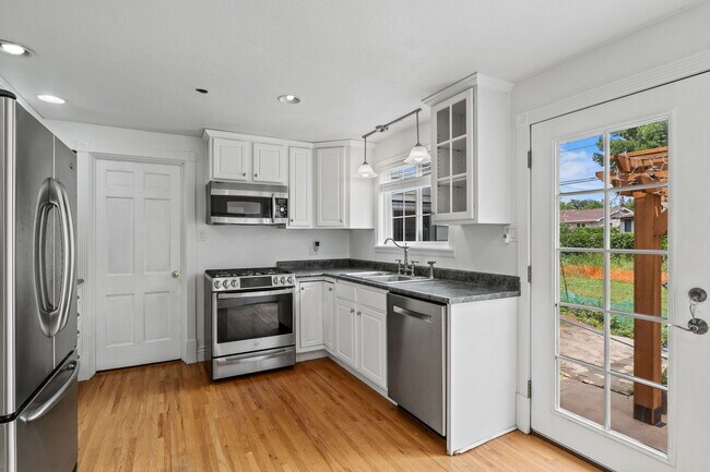 Foto del edificio - 2912 Drakestone Dr