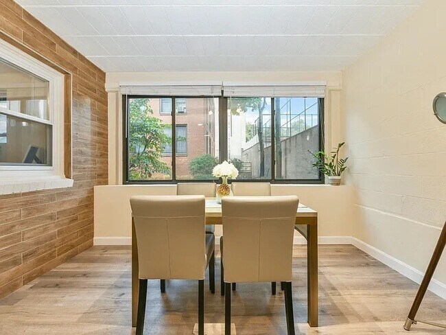 Foto del edificio - 18 Juniper St